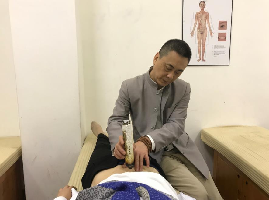 艾灸培訓(xùn)易學(xué)，找準(zhǔn)穴位讓艾灸功效加倍